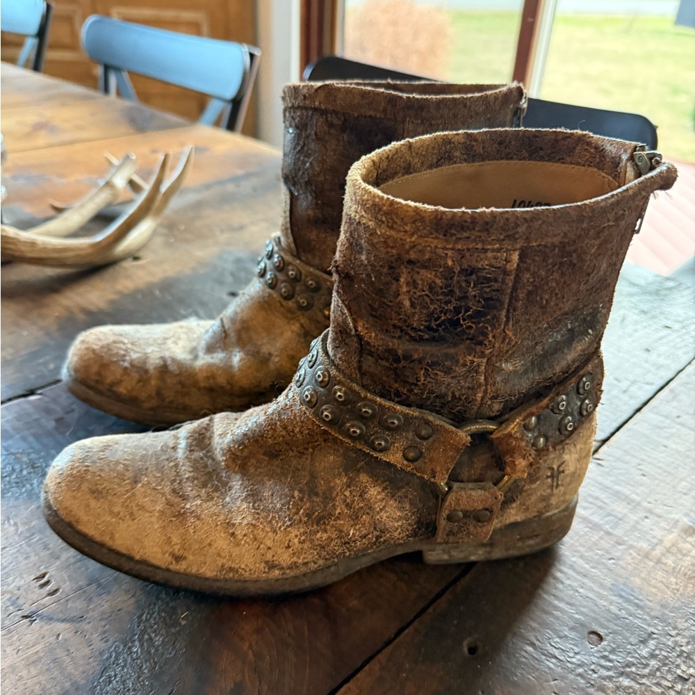 Women’s Frye Distressed Leather Booties - Size 7.5